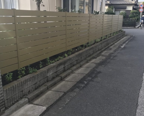 縦格子フェンスの設置工事