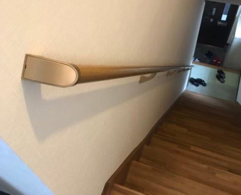 階段手すりの取り付け工事