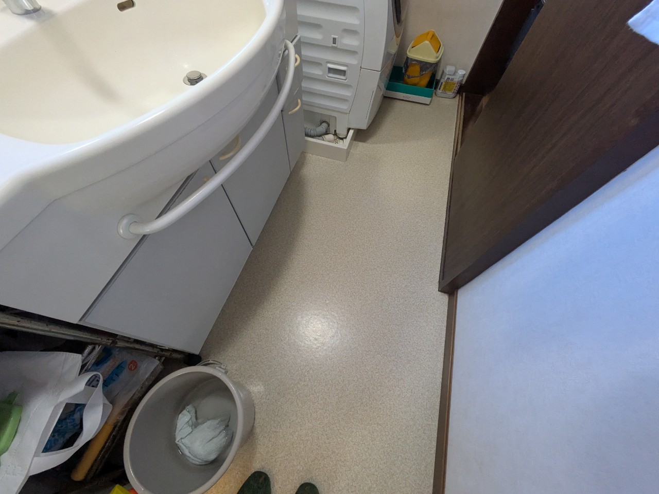 東京都北区 洗面所施工前 床クッションフロアと動線状況